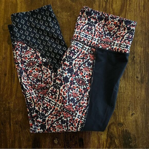 Athleta Indigo Shores Navy Patterned Capri Leggings - Picture 3 of 8